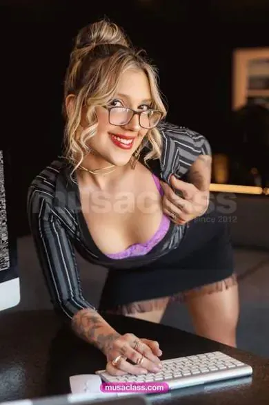 Foto Profissional de Barbie Fenix em Fortaleza - 2